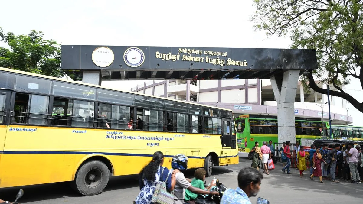 Law & Order: Private minibuses flout parking norms at Thoothukudi Old Bus Stand