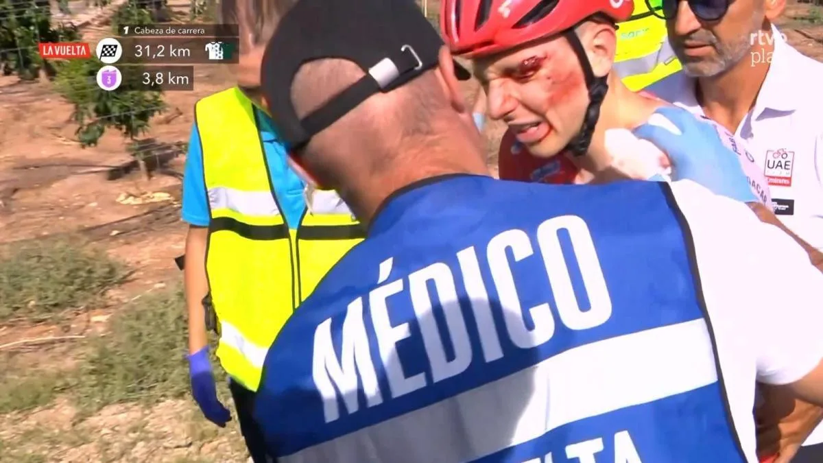 Pogacar se retira de la Vuelta por una aparatosa caída