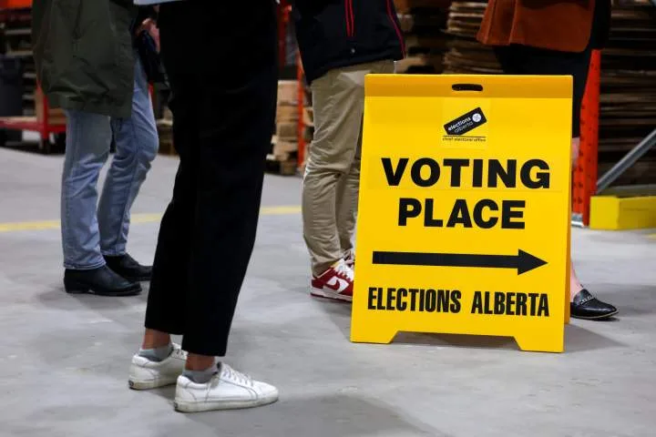 Advance voting opens as experts debate meaning of Alberta referendum results