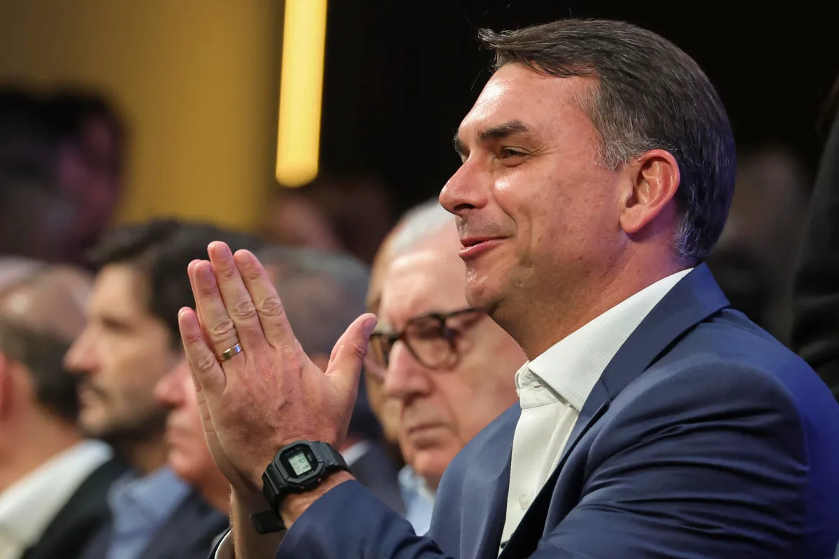Flávio Bolsonaro dijo que Brasil será una de las siete potencias mundiales bajo su mandato