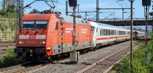 Deutsche Bahn: Intercity 1 mit Sternfahrt nach Wiesbaden verabschiedet