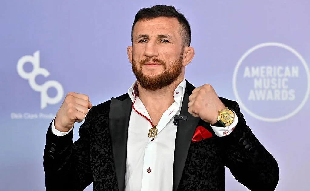 Двалишвили объяснил, почему раскритиковал флаг России на UFC 330