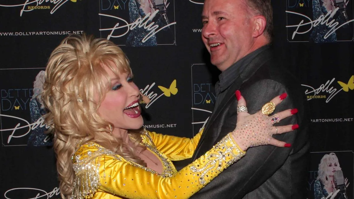 How Prime Minister Albanese saved Dolly Parton’s Down Under tour - and earned a cuddle in the process