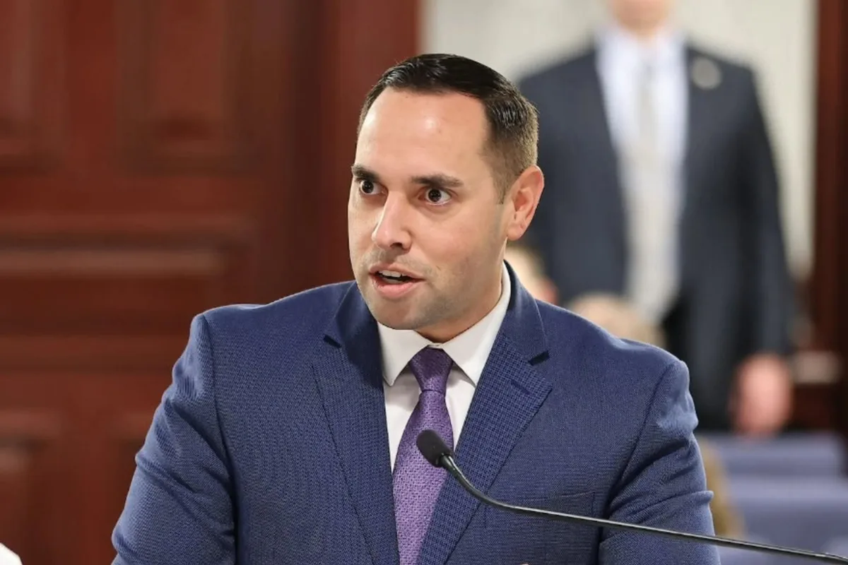 Nació en Hialeah: Bryan Avila, el hijo de exiliados cubanos que acompaña a Byron Donalds en las elecciones de Florida