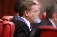 Primo de Vorcaro pede a Fachin que destrave análise de sua prisão
