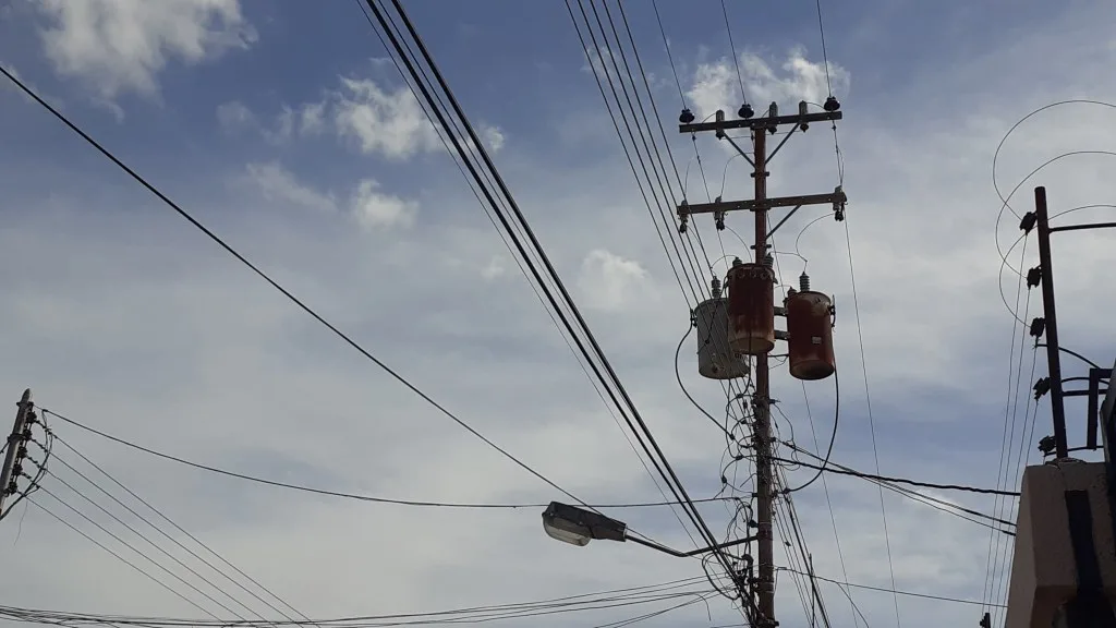 Transformadores dañados mantienen sin electricidad a cuatro comunidades de Ciudad Guayana