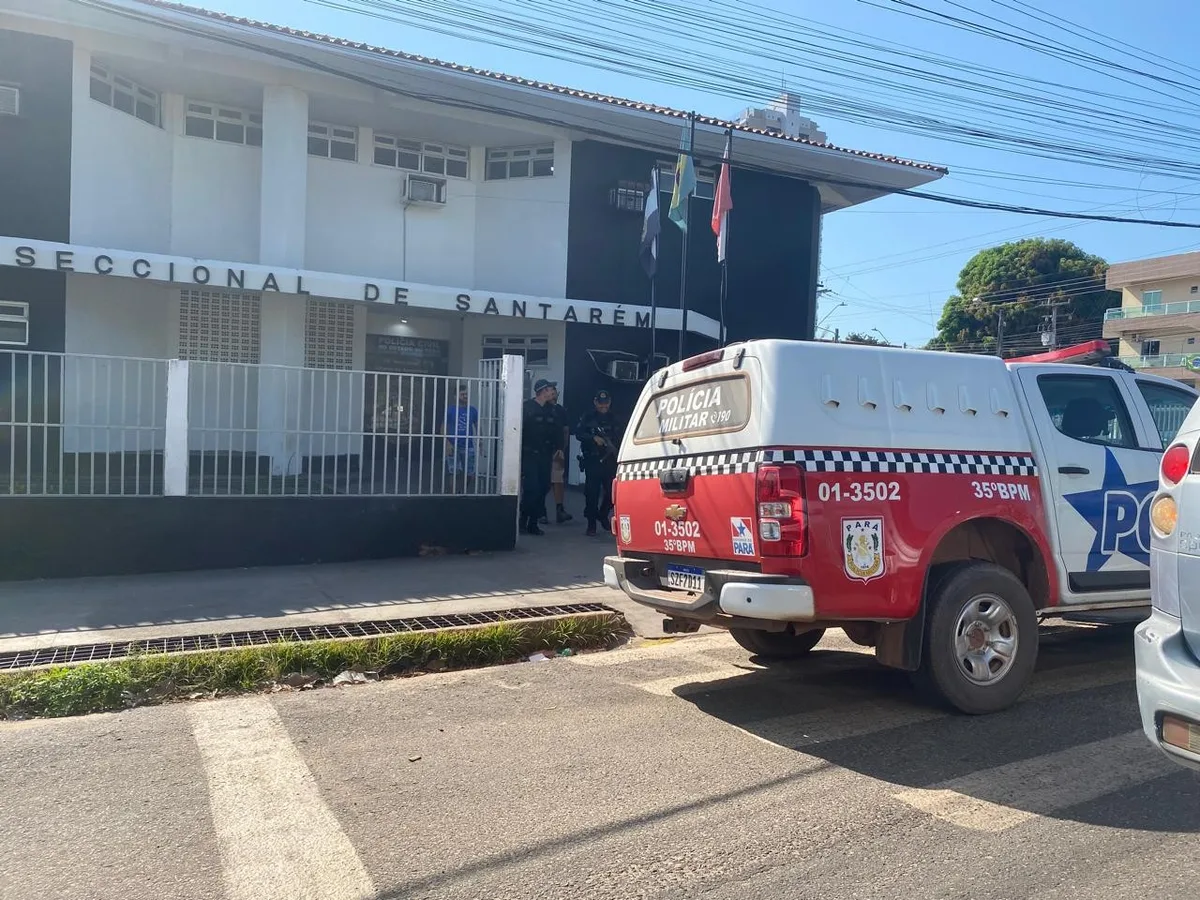 Dupla é presa suspeita de cobrar 'taxa do crime' de comerciantes em Santarém