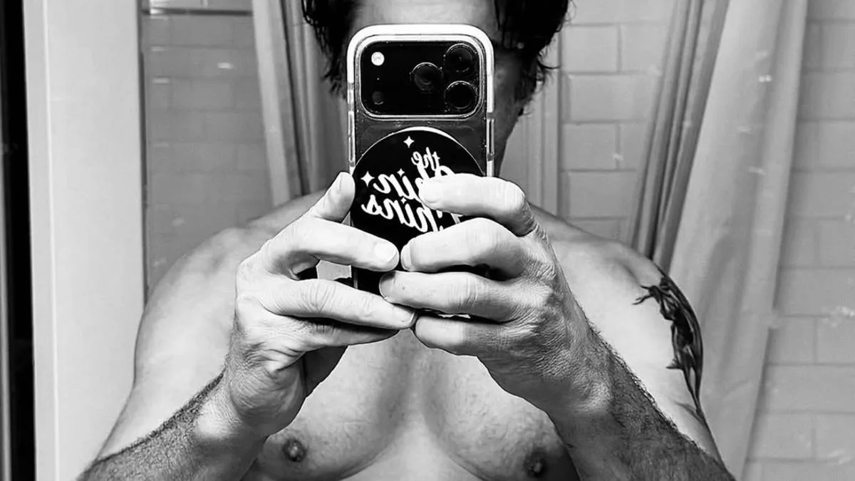 John Stamos strips to his birthday suit to celebrate turning 63