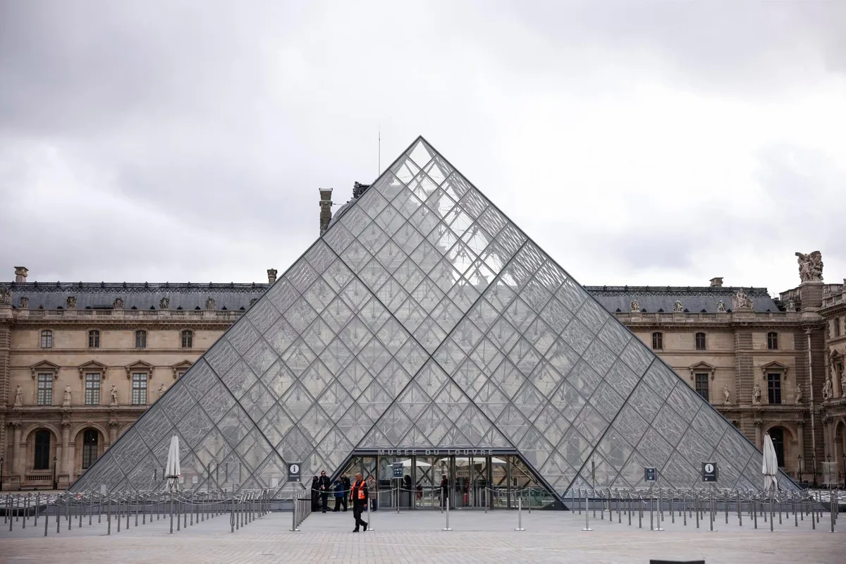 Louvre prevé recuperar joyas robadas de 2025 y alerta sobre asaltos a museos: ‘Son objetivos en el mundo’