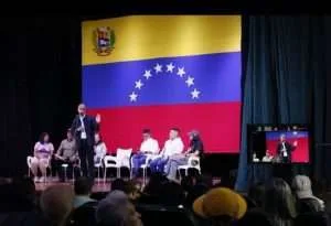 Comunas y condominios afinan detalles para la Consulta del 18 de octubre