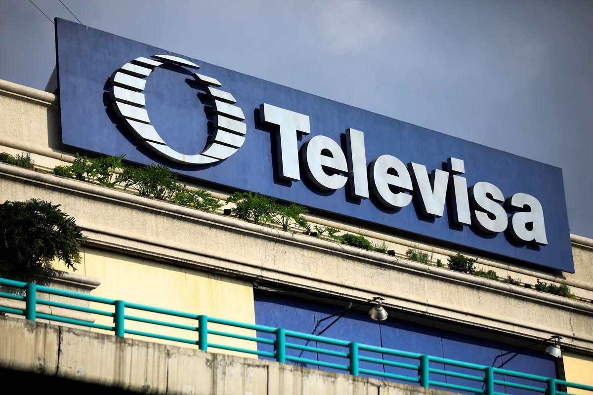 Televisa va por competencia contra Slim: alcanza acuerdo para comprar AT&T México