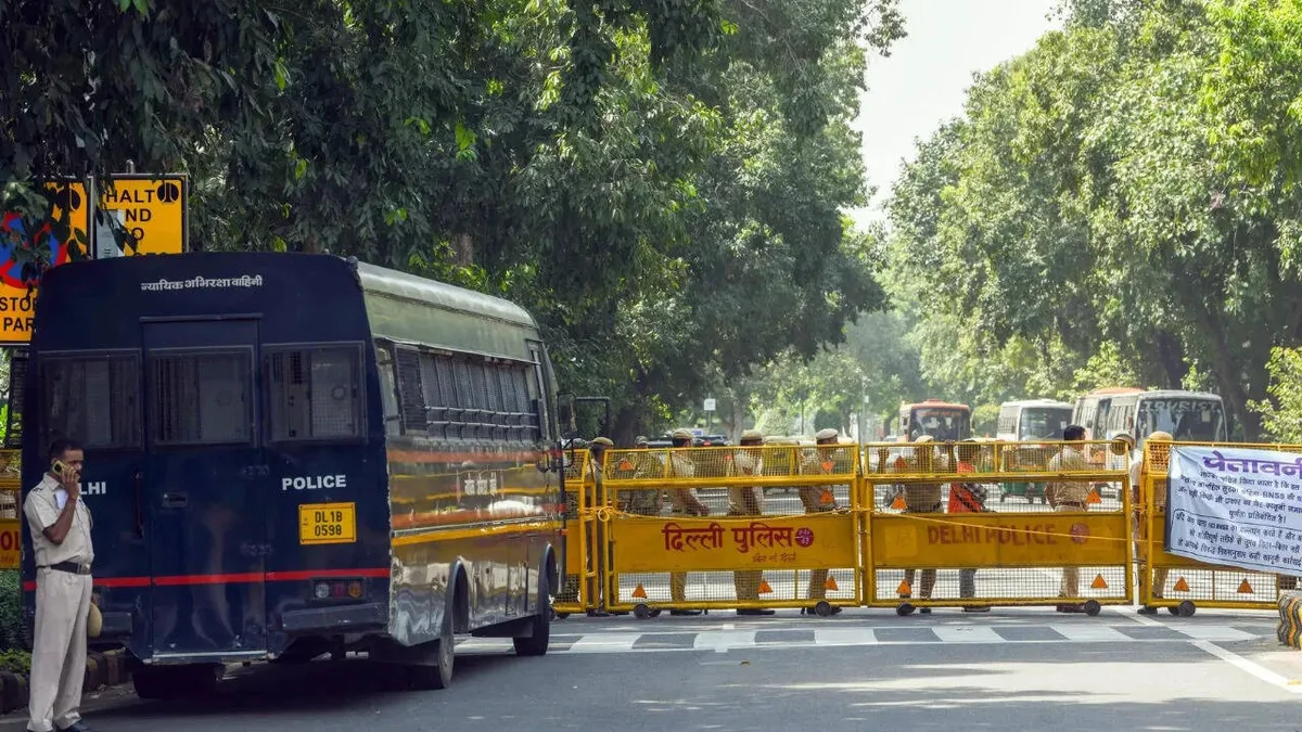 ‘Cover it from a distance’: Delhi Police after claims of journalists under house arrest