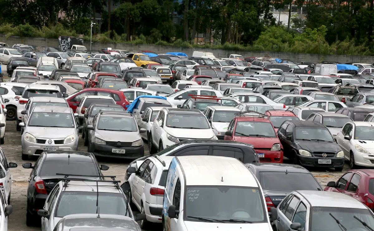 Gol por R$ 800? Leilão de carros em Curitiba tem 30 veículos apreendidos em oferta; confira os detalhes