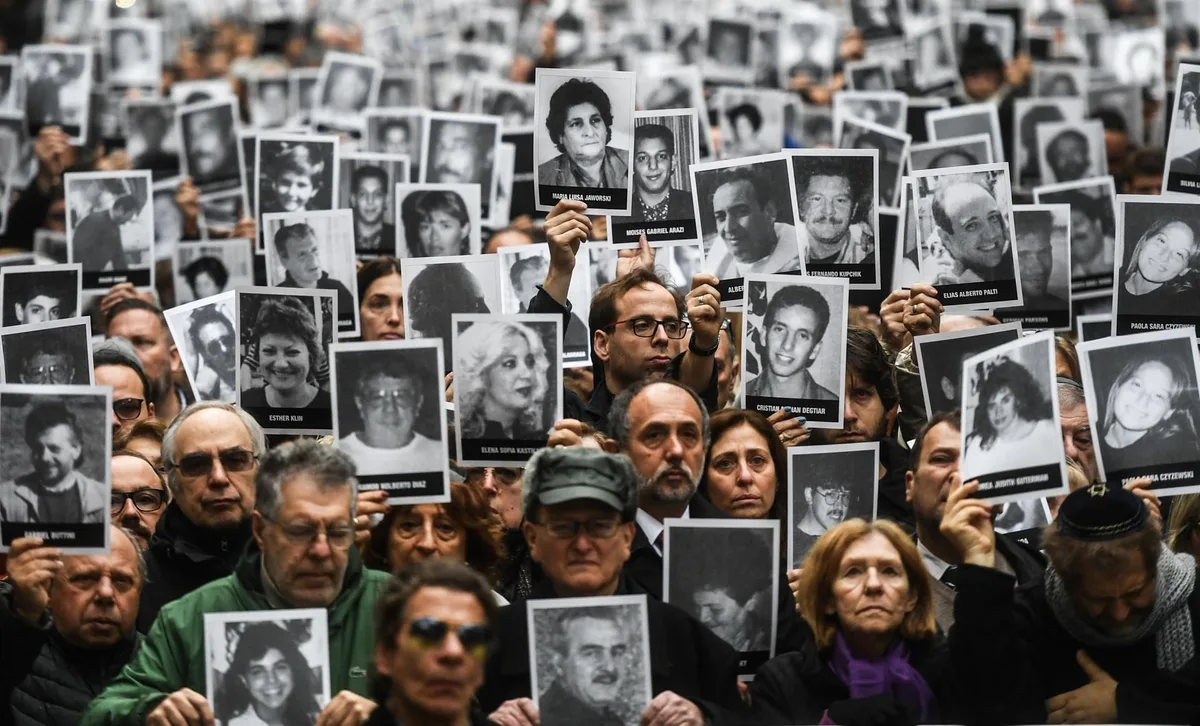Procesados ocho cargos iraníes y de Hezbolá acusados del atentado de la AMIA de Buenos Aires