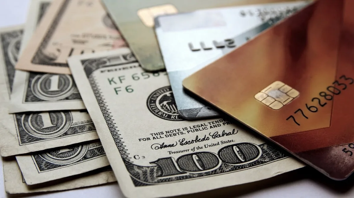 Dólar oficial y dólar tarjeta: banco por banco, a cuánto cotizaron este jueves 8 de octubre