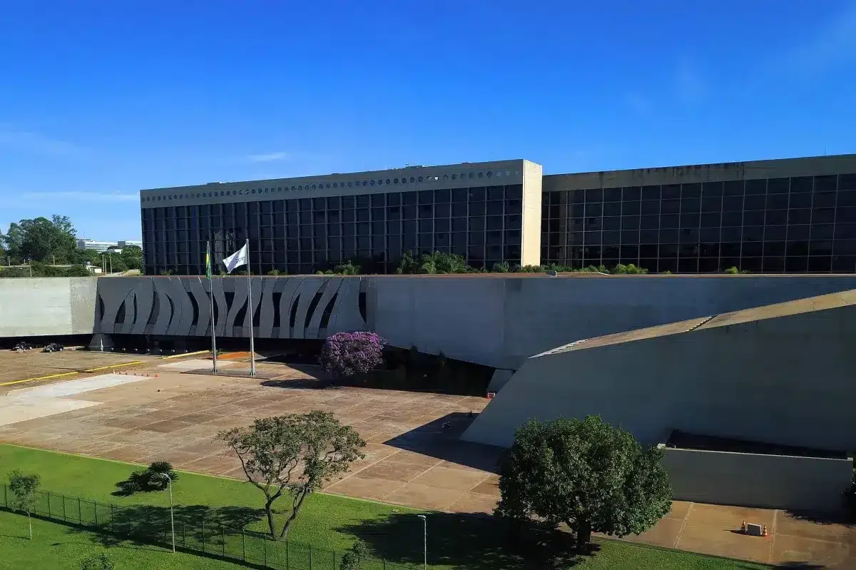 STJ derruba liminar e permite que MEC puna faculdades de medicina com baixo desempenho
