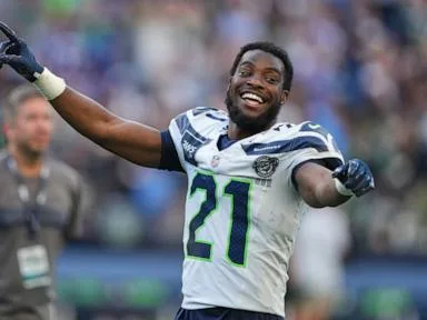 Seahawks, CB Devon Witherspoon agree to 4-year, $132 million deal, AP source says