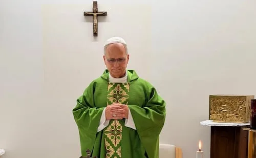 El Papa León XIV recibe el alta hospitalaria; reportan que regresará al Vaticano la tarde de este sábado