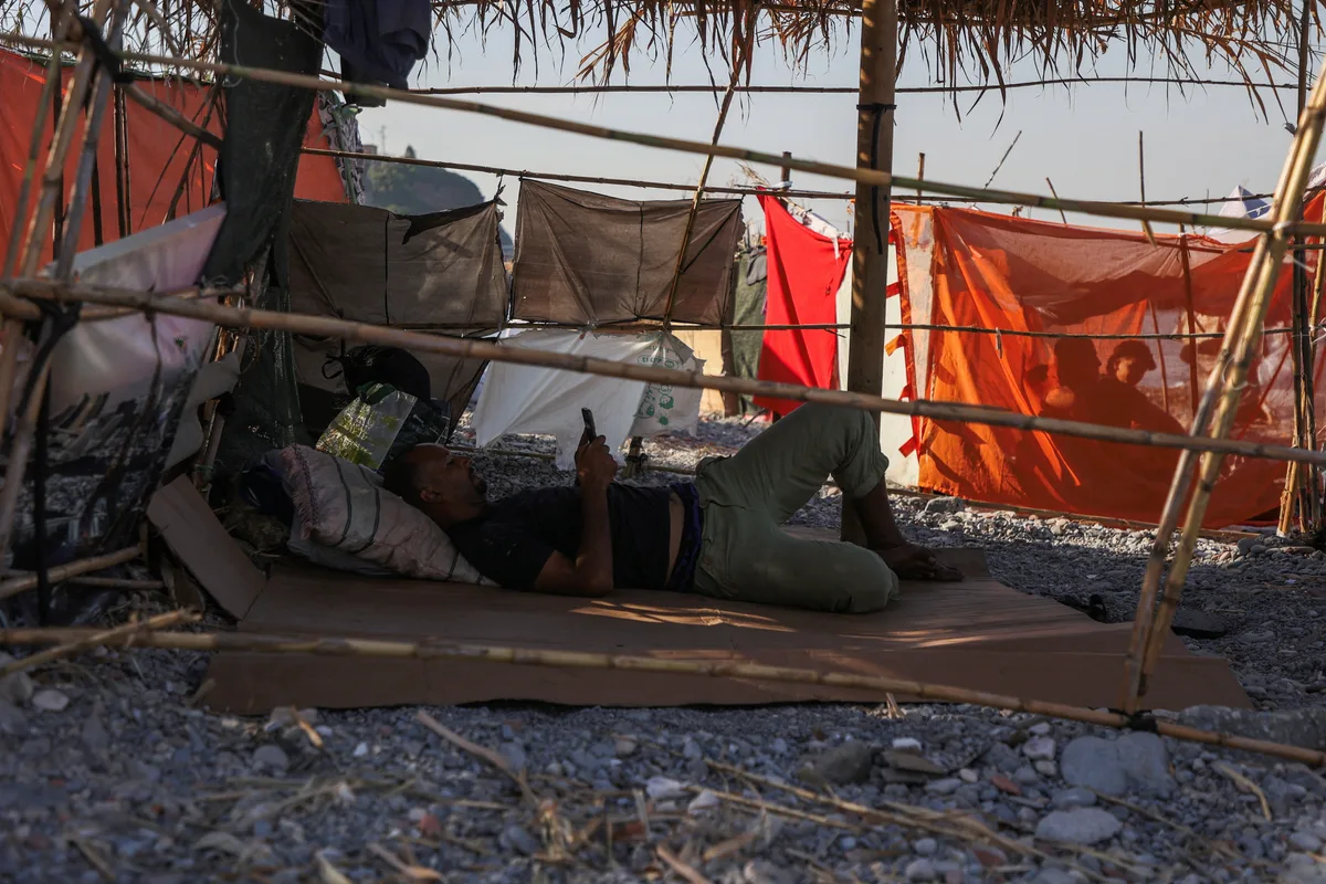 Escassez de comida e queda de energia: caos em Ceuta faz Espanha triplicar vagas para imigrantes