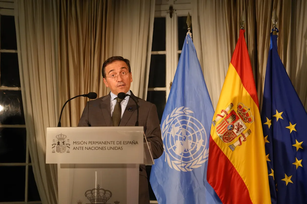 Albares asegura que Marruecos le ha garantizado que impedirá un salto a Ceuta el 23