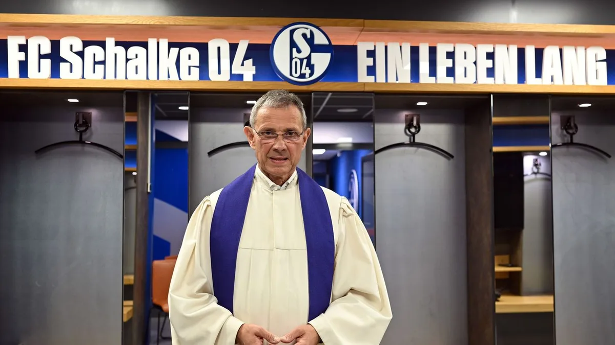 Kirche und Fußball: Beten für Königsblau - Älteste Stadion-Kapelle auf Schalke