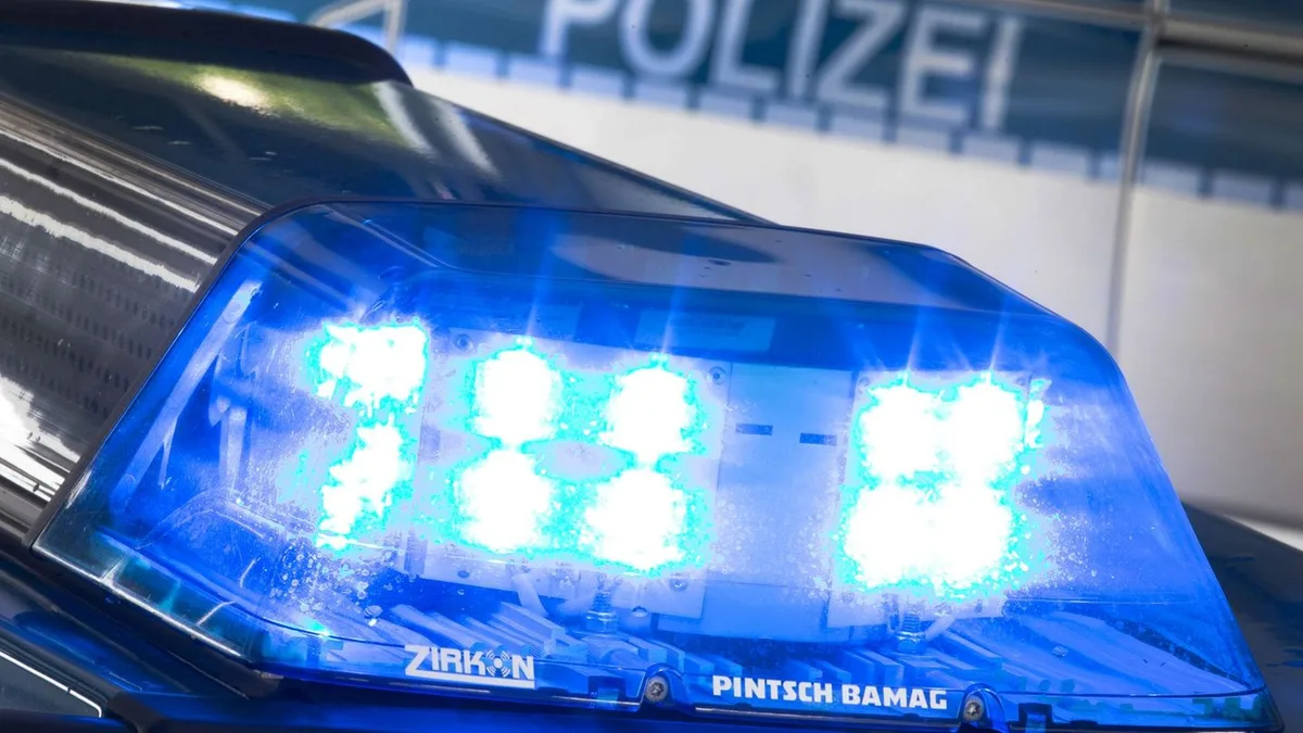 Streit: Jugendliche sperrt Mann nach Streit in Garage ein
