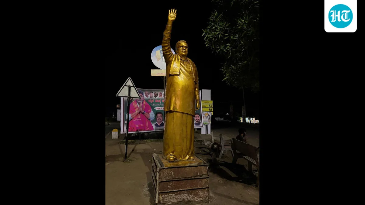 Siddaramaiah statue installed, removed in Kalaburagi ahead of Shivakumar visit