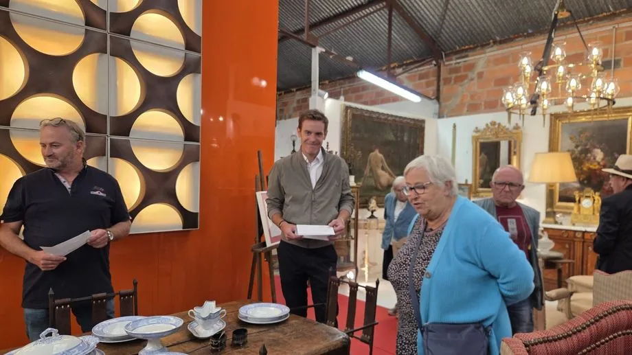 "Si je le laisse aux enfants, ça ira en déchèterie" : ces seniors vident leur maison chez l'antiquaire d'Affaire conclue