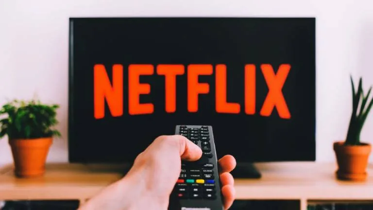 Un padre debe casi $4 millones de cuota alimentaria y la Justicia ordenó suspender Netflix, Spotify y otras plataformas