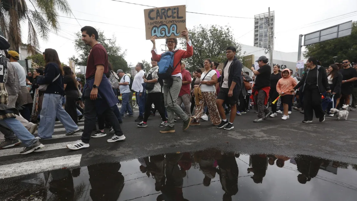 Morena Jalisco se deslinda de marcha por agua limpia y acusa a Movimiento Ciudadano de no resolver la crisis