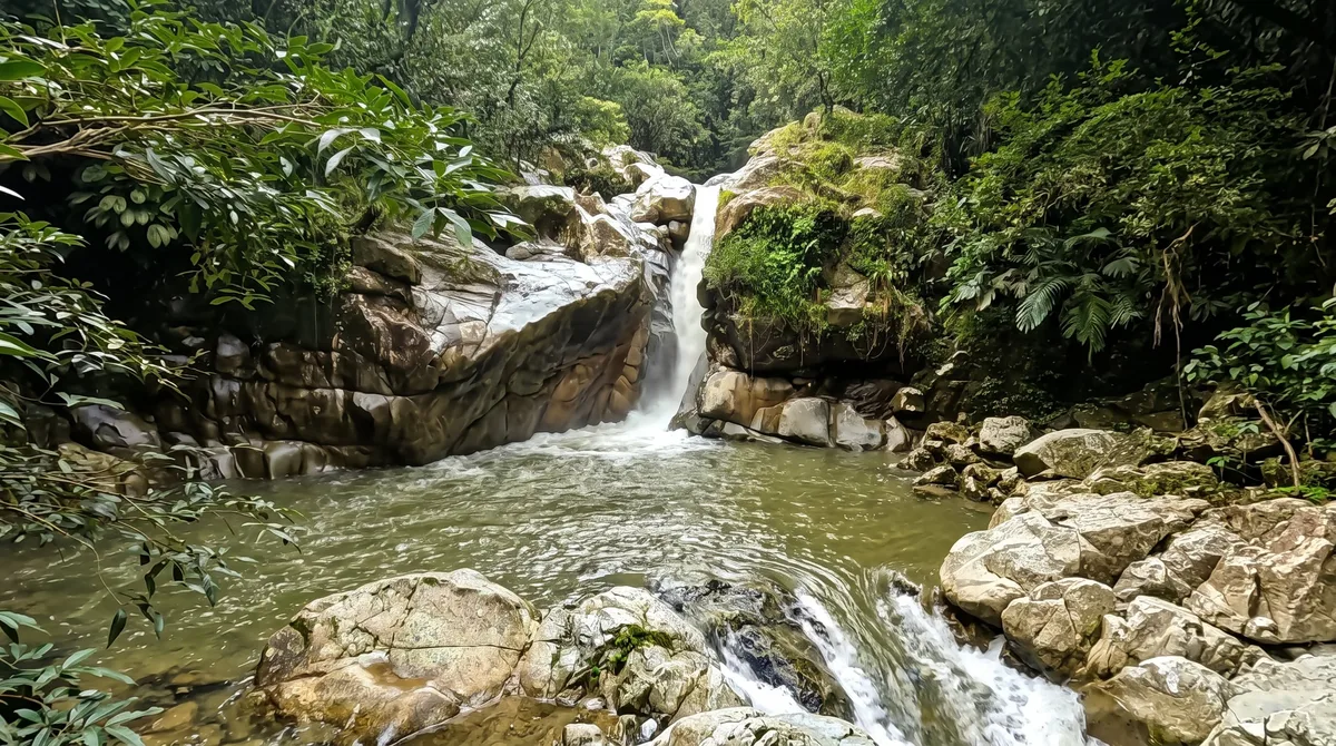 El Charco La Oscura: la piscina natural de Antioquia con nombre misterioso que atrae visitantes, a dos horas de Medellín