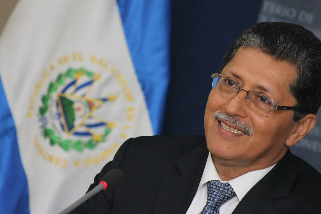Demandaron por enriquecimiento ilícito a un exvicecanciller y le reclaman USD 283,733.89 en El Salvador