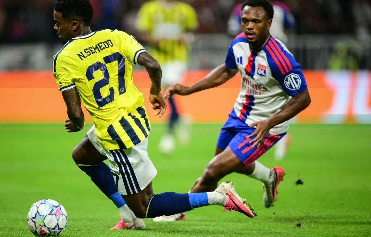 EN DIRECT OL - Fenerbahçe : L'avant-match est (heureusement) très calme avec les ultras du « Fener »... Fonseca mise sur le même onze qu'en Turquie...
