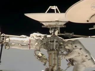 « Je me sens très bien » : l’astronaute Sophie Adenot a terminé sa sortie dans l’espace