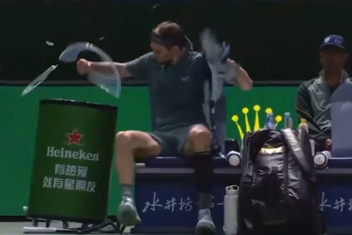 Alexander Bublik lo hizo de nuevo: ataque de furia, un corte y victoria en el Masters 1000 de Shanghai