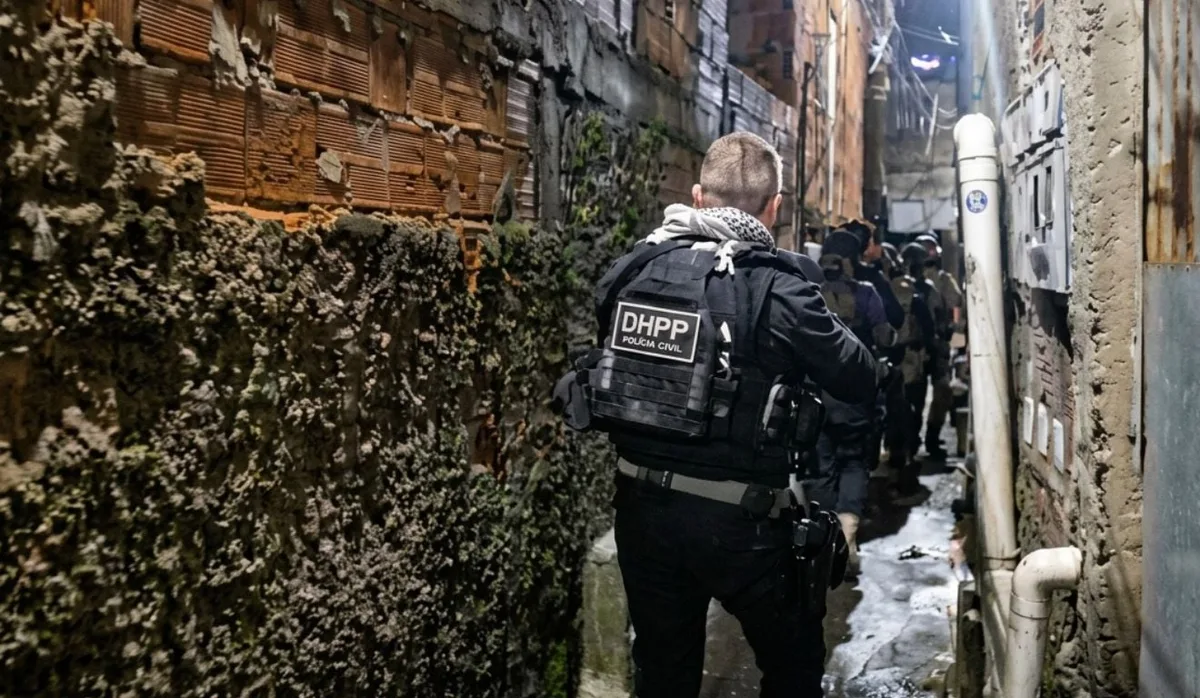 Expurgo: operação cumpre mandados contra integrantes de facção criminosa em Vitória