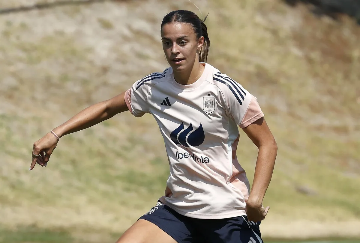 La centrocampista del Barça Clara Serrajordi, seis semanas de baja por una lesión en la muñeca