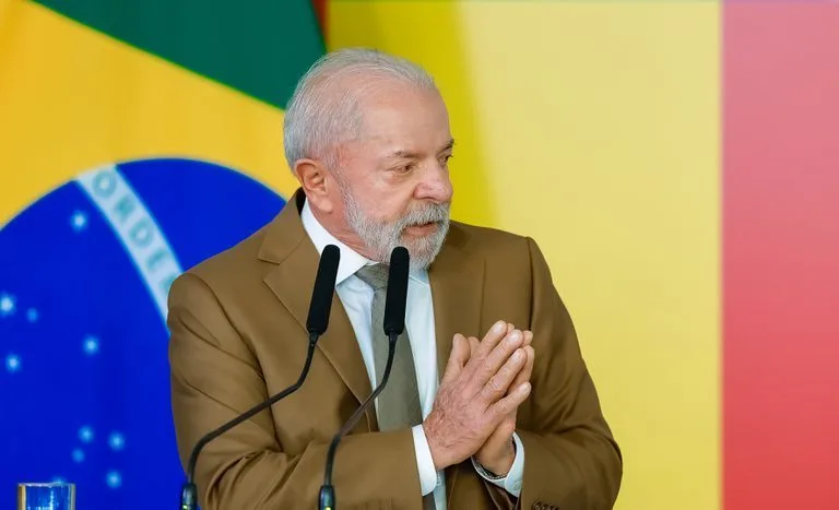 Lula no JN defende “revolução tecnológica” com IA, terras raras e indústria nacional