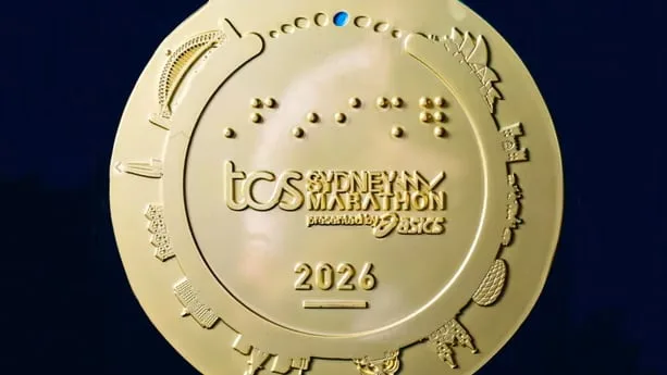 El insólito error en la medalla del Maratón de Sídney: incluyeron un estadio de Alemania