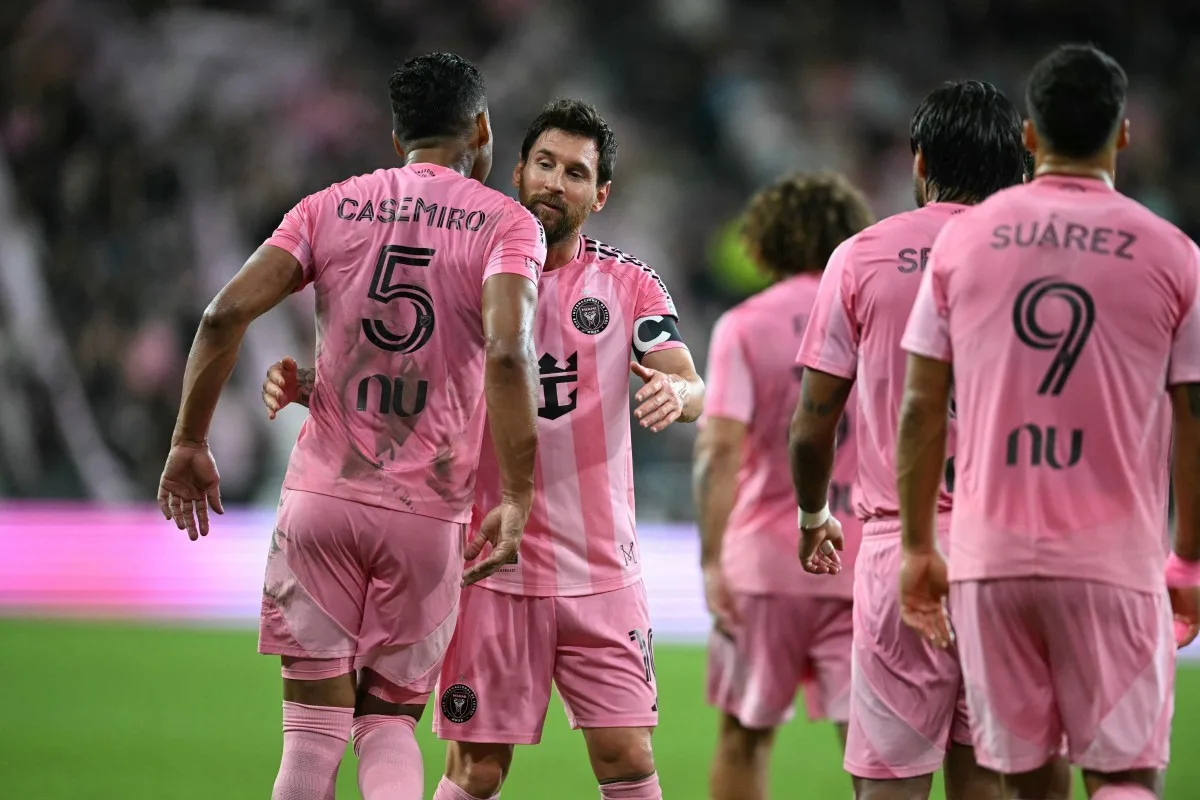 Casemiro marca o primeiro gol com a camisa do Inter Miami; Messi faz dois