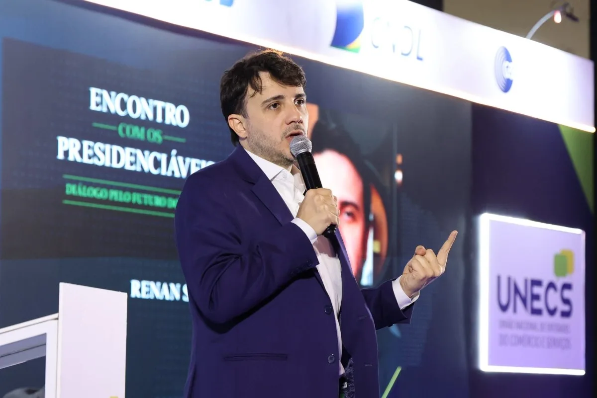 Como o marketing político usa a cor da roupa para moldar a percepção do eleitor