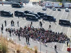 8000 Euro für "Überfahrt": Spanische Polizei nimmt fünf Schlepper fest