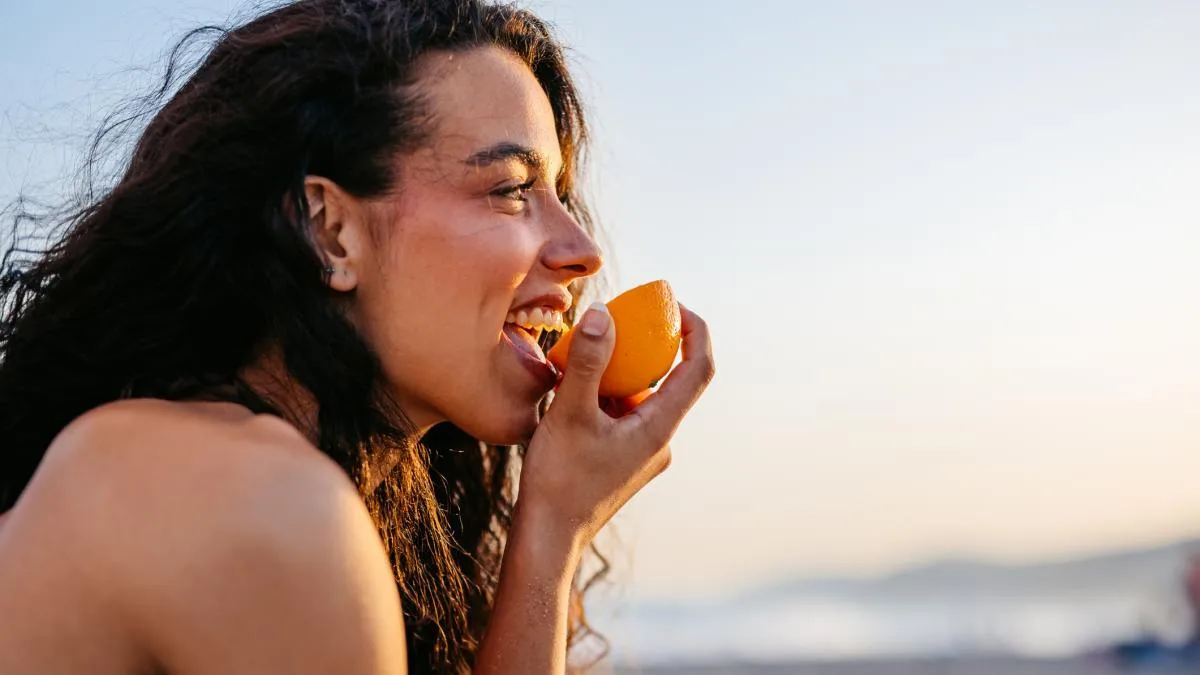 ¿Qué alimentos ricos en betacarotenos me ayudan a conseguir un bronceado más duradero?