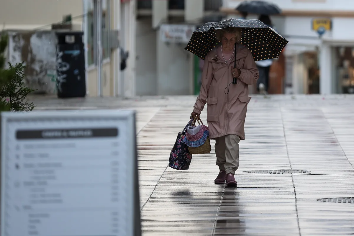 13 distritos sob aviso amarelo por chuva forte e trovoada devido a depressão a nordeste dos Açores