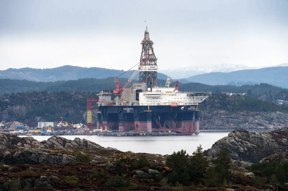 España y otros cinco países europeos insisten en fijar un impuesto extraordinario a los beneficios de las petroleras