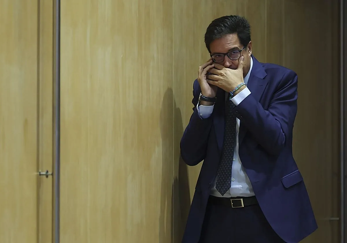 Las prisas por controlar a los lobbies sumen a los ministerios en el desconcierto