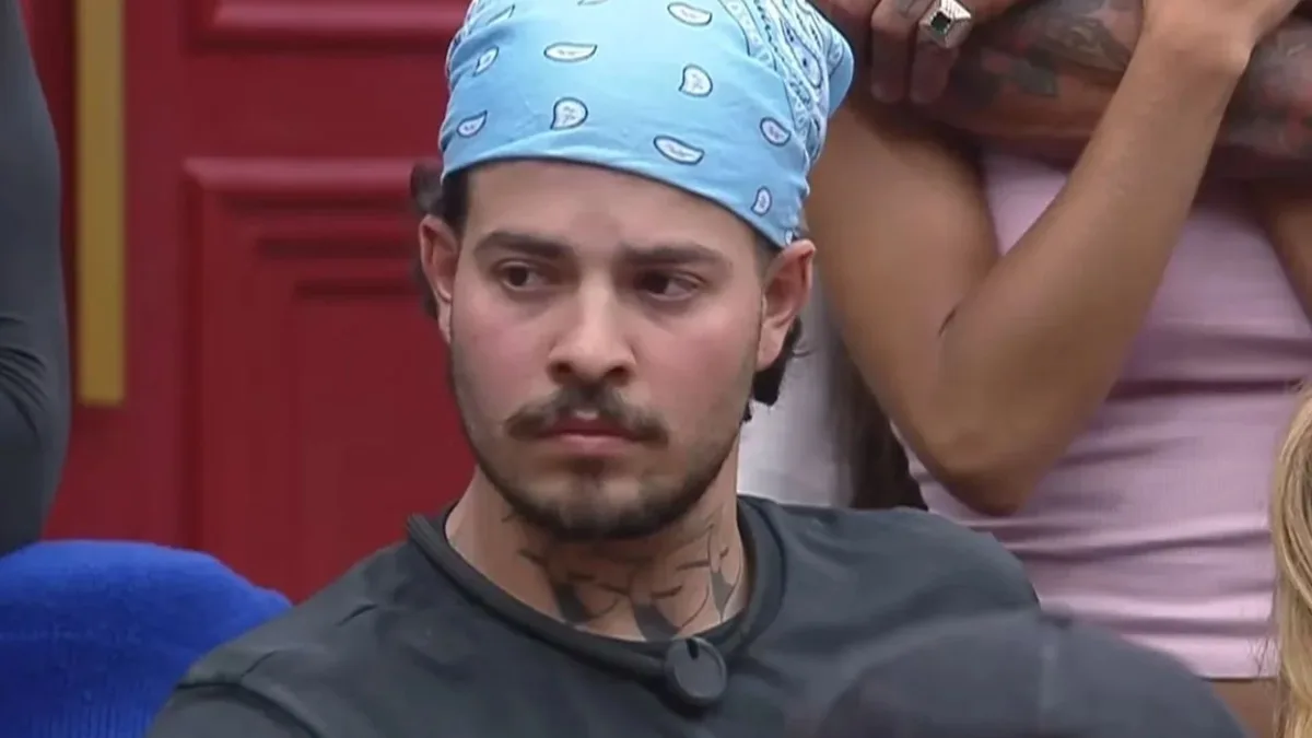 A Fazenda 18: Record exibe momento em que Jottapê desiste do reality; assista A Fazenda 18: Record mostra VAR da desistência de Jottapê do reality show; assista (Foto: Reprodução/ Record0