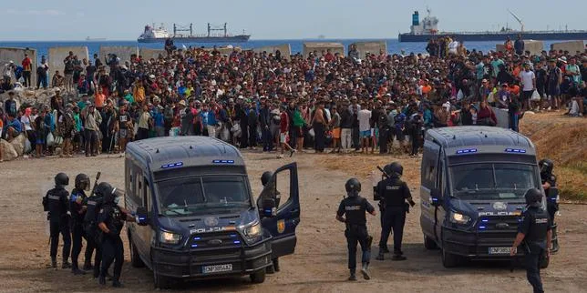 Ceuta : le gouvernement espagnol présente des mesures destinées à accélérer le renvoi des migrants encore présents dans l’enclave