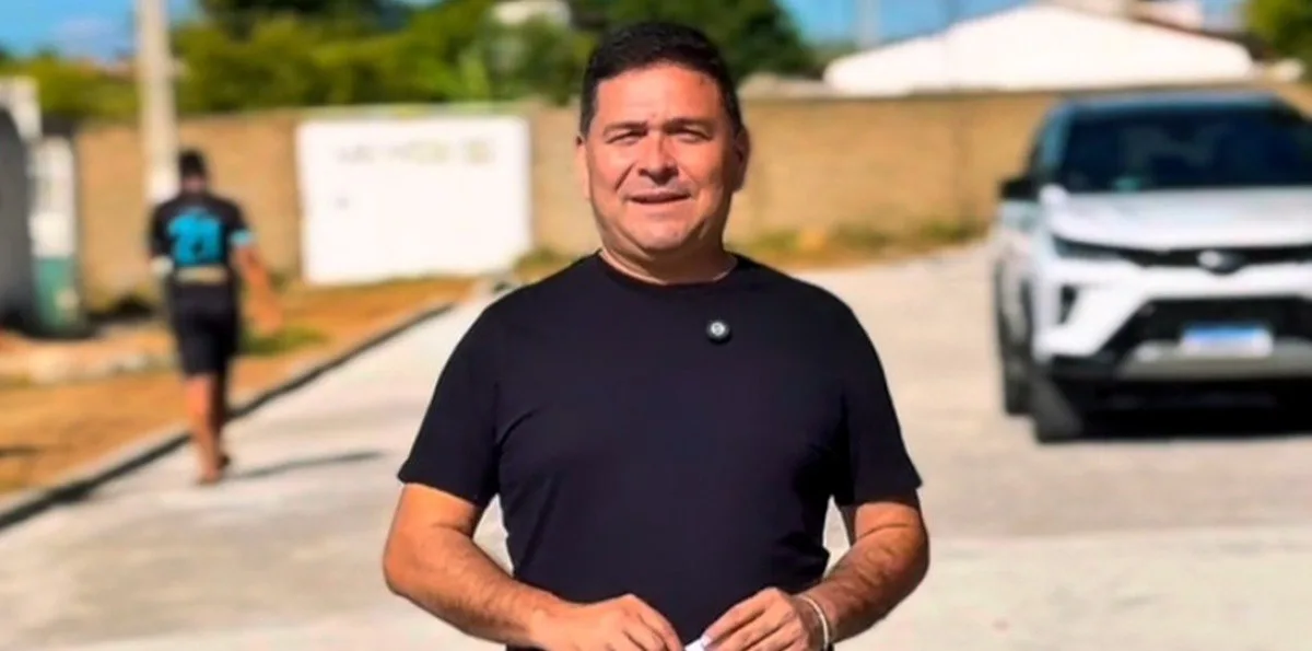 MP entra na Justiça contra prefeito de Condado, na PB, por nomear esposa como secretária e ela fazer curso em horário de trabalho