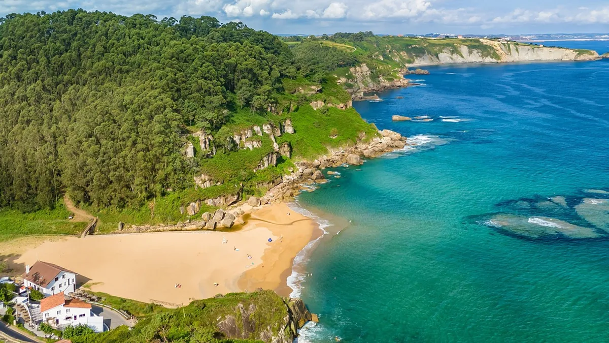 Praia ou montanha? Esta escapadinha pode juntar o melhor dos 2 mundos